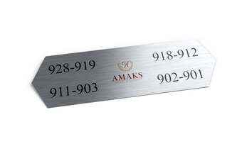 информационная табличка с телефонами