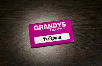 пластиковый бейджик с окном